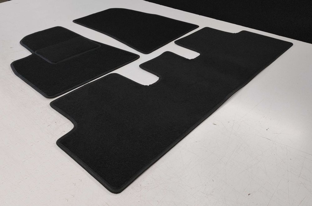 Автоковрики для Tesla Model 3. Коврики в салон для Тесла 3