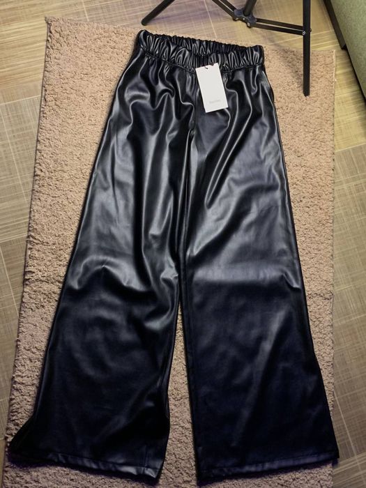 кожаные штаны Bershka