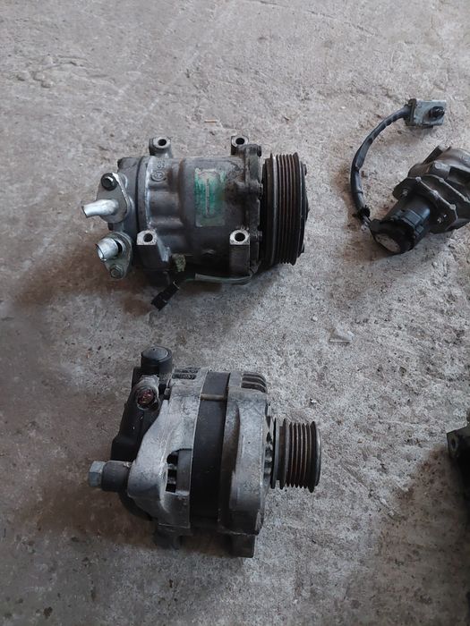 Sprzedam głowice I akcesoria do forda C-max 1.6 diesel 2009roku