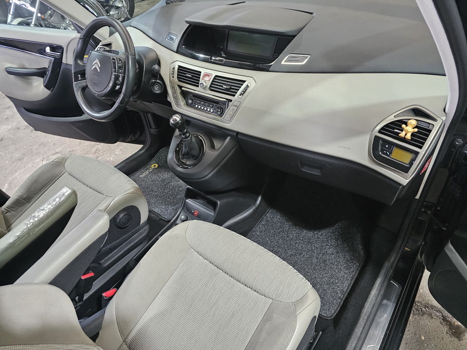 Citroën c4 picasso — photo 4