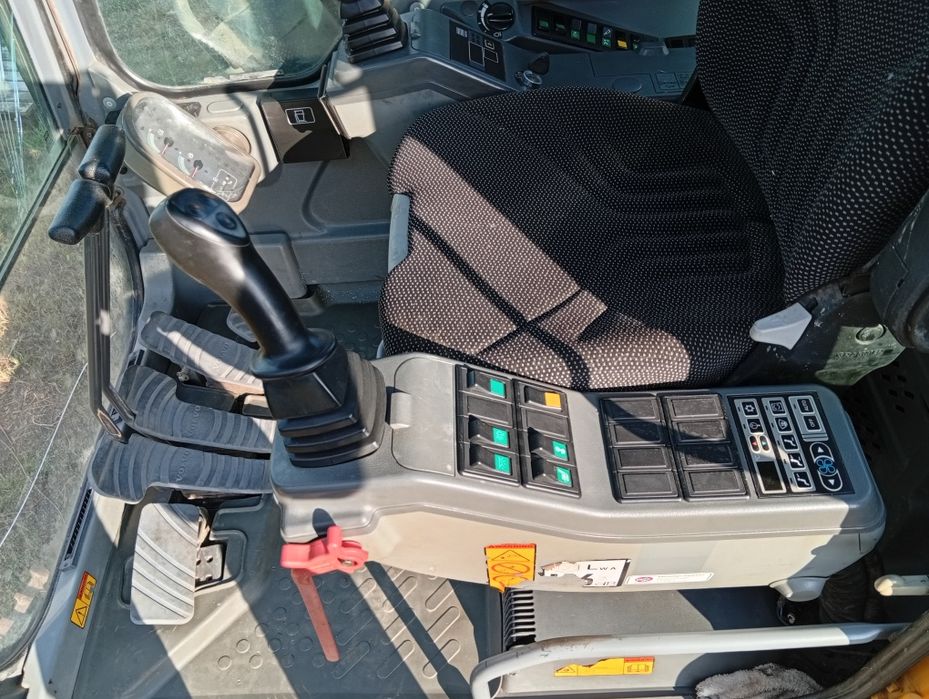 Koparka Volvo EC240 3 łyżki JCB 9 ton