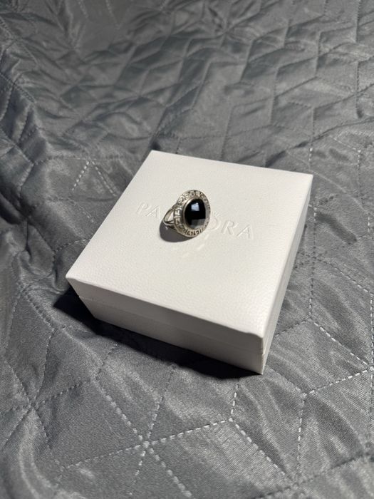 Срібні каблучки. Чорний агат, масивна каблучка з орнаментом