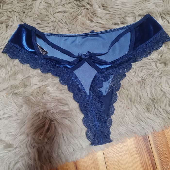 Victoria's Secret stringi majtki koronkowe brazyliany r. M granatowe