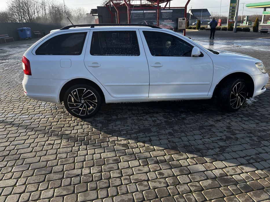 В продажі а 5 fl дизель 1.6 2010 р.