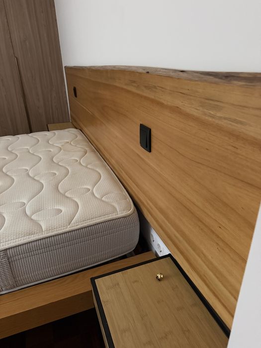 Quarto completo em madeira