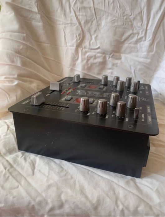Behringer VMX100USB - DJ Mixer/Audio Interface