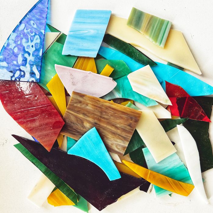 Витражные стекла для творчества на вес. цена за 2 кг