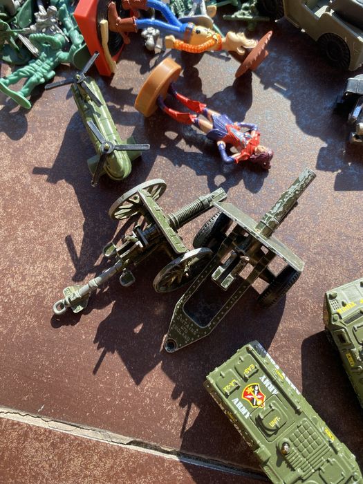 Коллекция солдатиков и техники Hasbro,Lanard,Days Cone,Corgi,Campmei