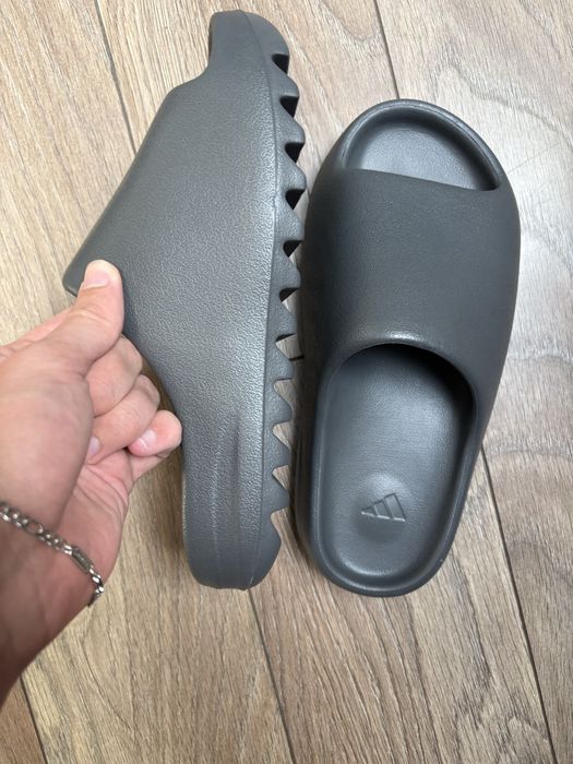yeezy slide onyx