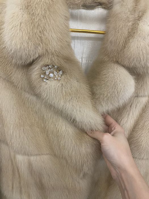 Продам норкову шубу