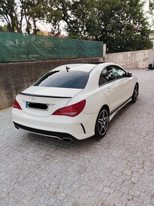 Mercedes Benz CLA 220 AMG