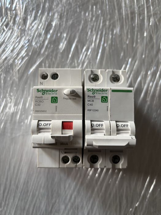 Автоматичний вичикач Schneider Electric Resi9