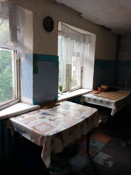 Продам велику кімнату у гуртожитку!