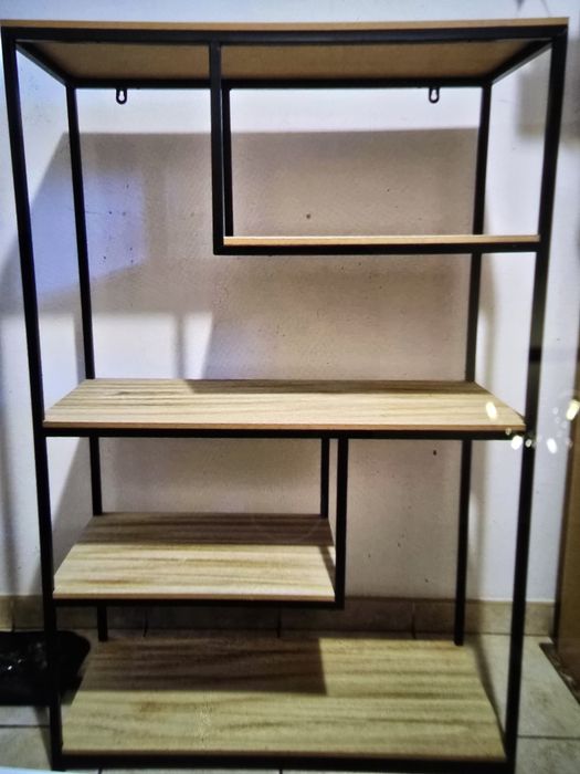 Nowoczeany regał loftowy czarny