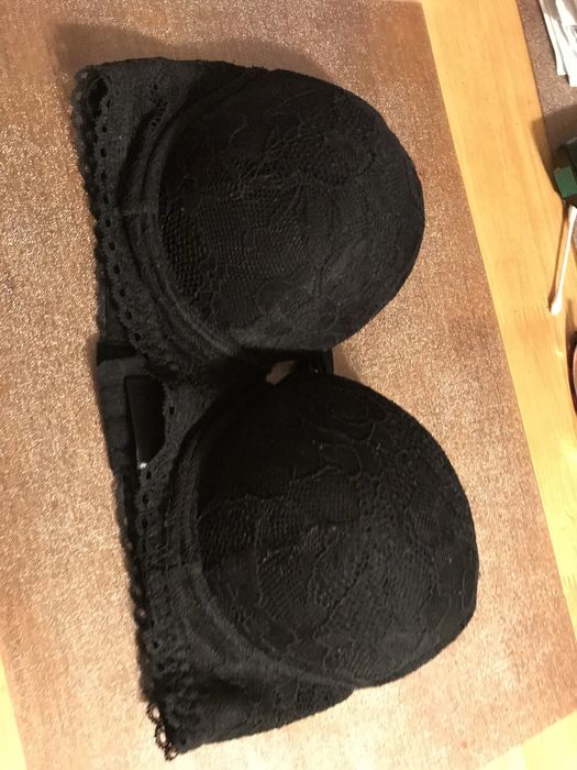 Czarny biustonosz Butik 70 D