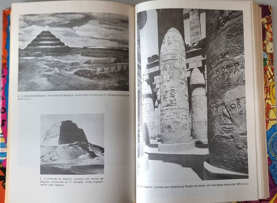 Deuses, Túmulos e Sábios