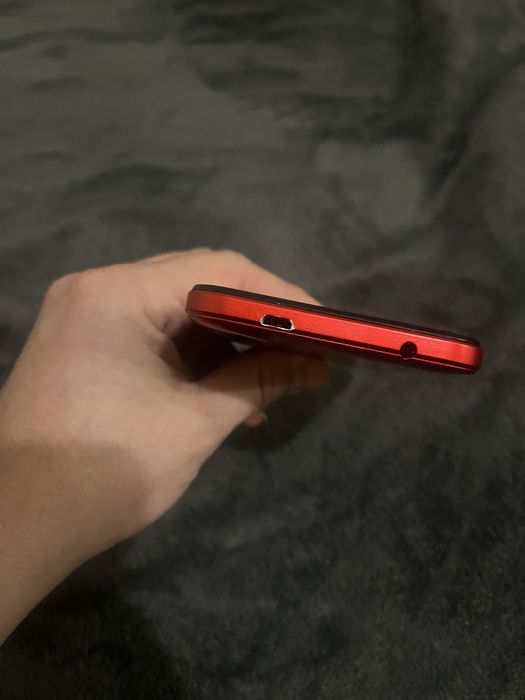 Продам телефон sky elite g63