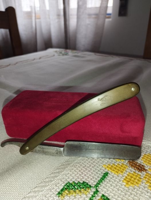 Antiguidades, Navalha de barbear