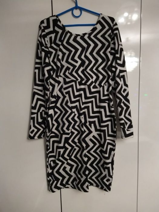 Платье фирмы H&M