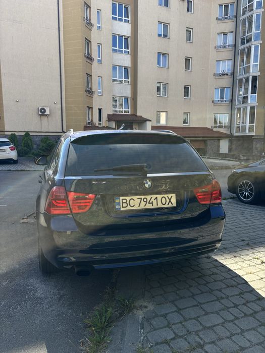 BMW e91 2010 2.0d