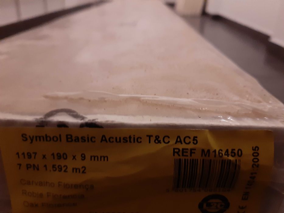 Piso flutuante Ac 5 carvalho florença 1197x190x9mm