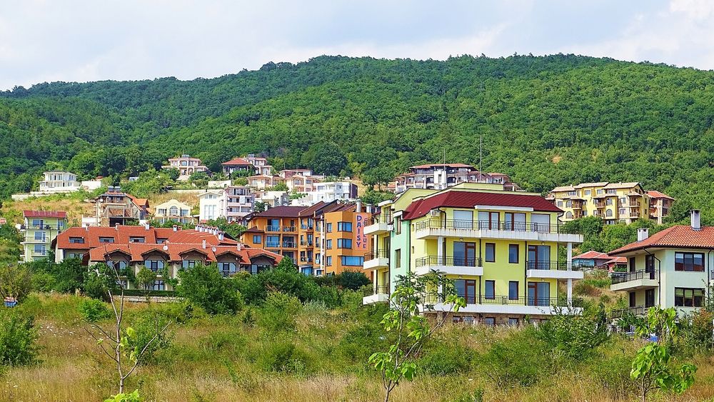 Продаж квартири за кордоном