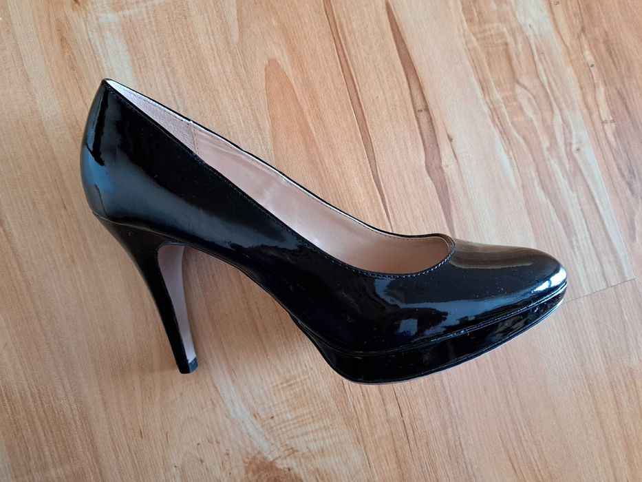 Szpilki lakierowane Graceland nowe r. 38