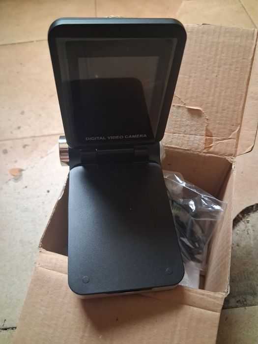 Camara de bolso nova