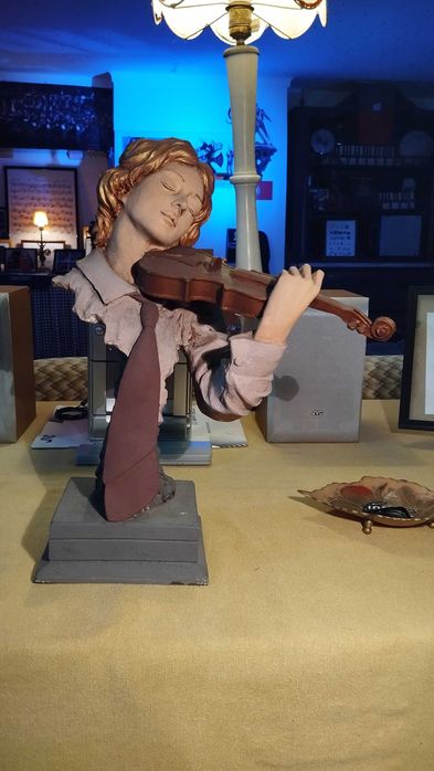 Miniatura violino estilo moderno com Busto