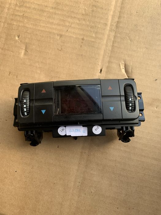 Panel klimatyzacji tył Mercedes W211