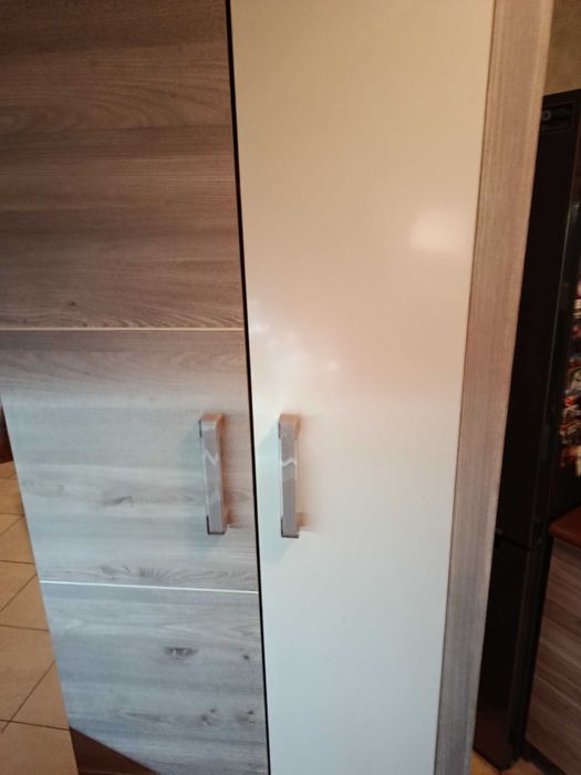 Sprzedam meble pokojowe.