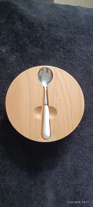 Cukiernica porcelanowa z łyżeczką