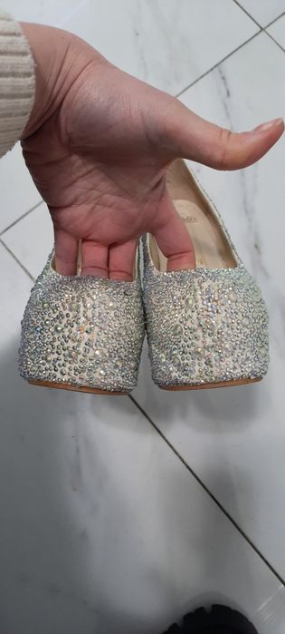 Лабутени туфлі на каблуках камінці