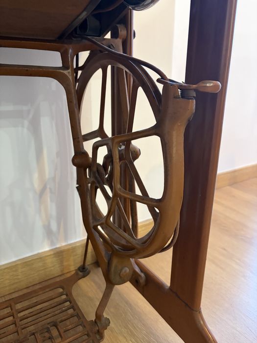 Máquina de Costura Singer