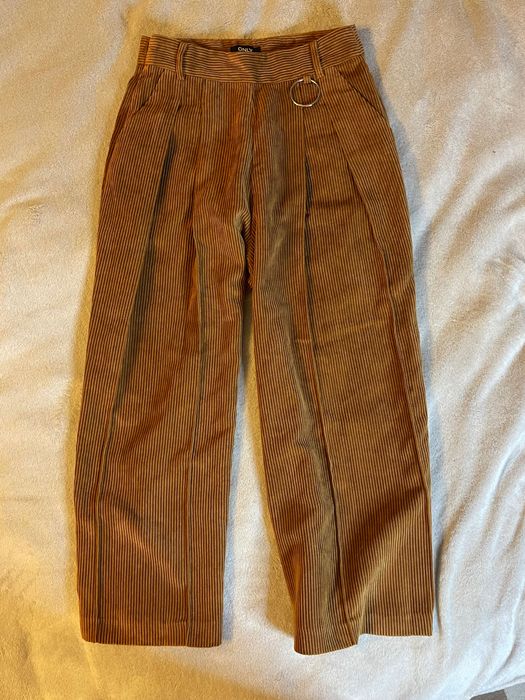 карамельні вельветові штани Only