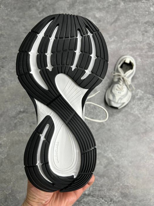 Balenciaga Circuit кросівки кеди кроссовки білі металік 43 42 41