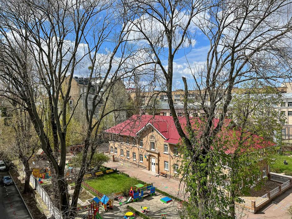 Продаж 3к квартири в Києві, Богомольця вул., 7/14 Без комісії