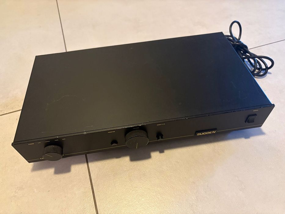 Sugden Preamp C28 lata 80. super barwa dźwięku, idealny do lampizacji.