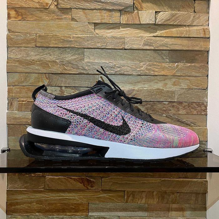 Нові кроссівки Nike Air Max Flyknit Racer