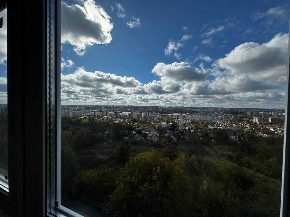 1-км квартира в ЖБК “Авіла Ленд”, р-н Виставка з панорамою на  місто