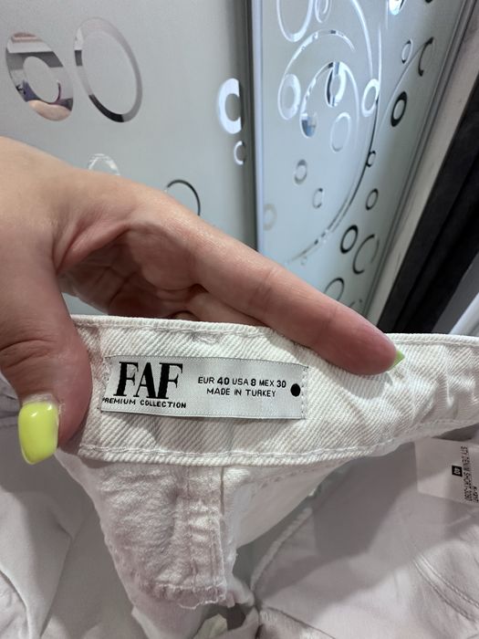 Шорти джинсові білі