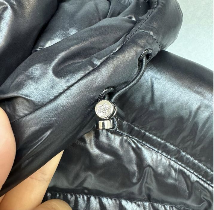 Жилетка Moncler глянцева чорна