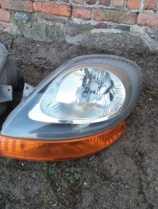 Lampa Trafic Vivaro Primastar kompletna