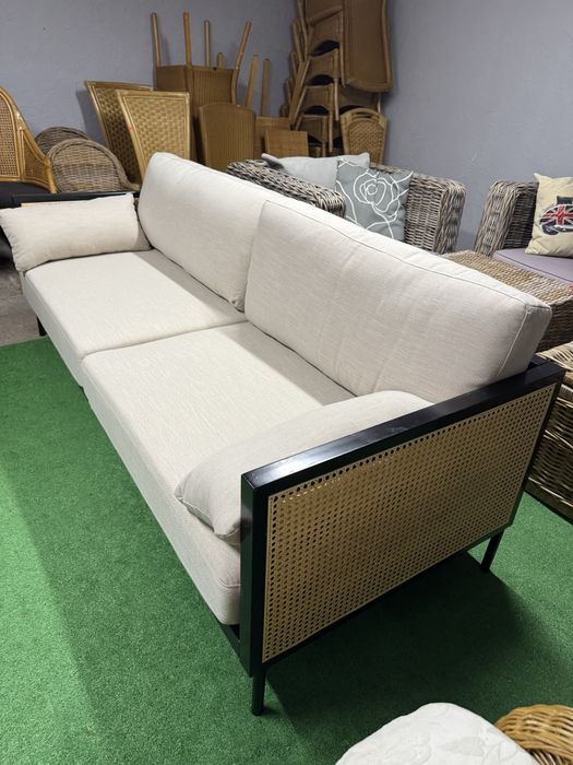 Drewniana kanapa taras balkon ogród zimowy