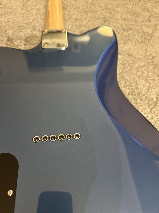 Fender Squier Paranormal Toronado + afinadores Wilkinson Deluxe