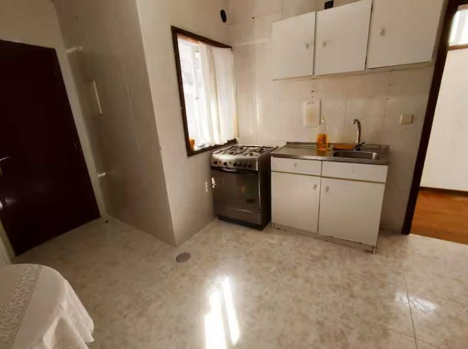 Arrenda-se casa para temporada (15 de dezembro a 15 de março)
