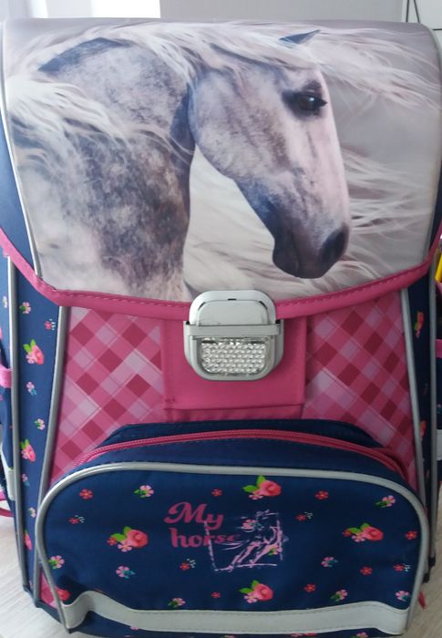Sprzedam tornister wizerunkiem konia