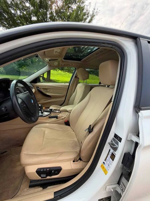 BMW 3 Series 320i      2015