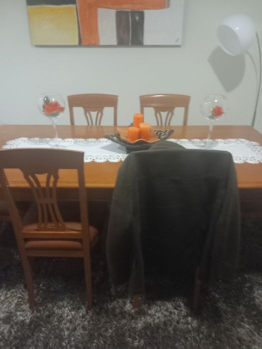 Mesa de sala em cerejeira