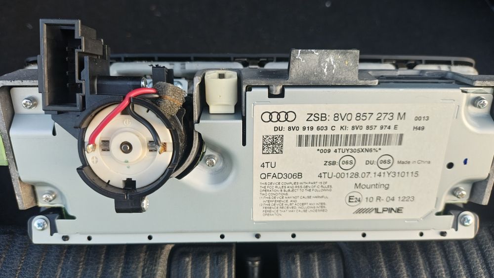 Ekran + jednostka MMI Audi A3 8v
